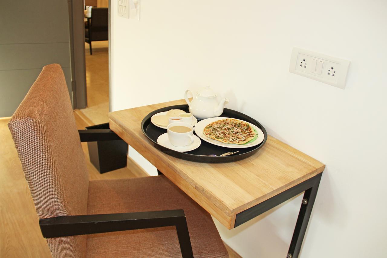 Oyo 9326 Om Sai Residency Hotel Bombaj Zewnętrze zdjęcie
