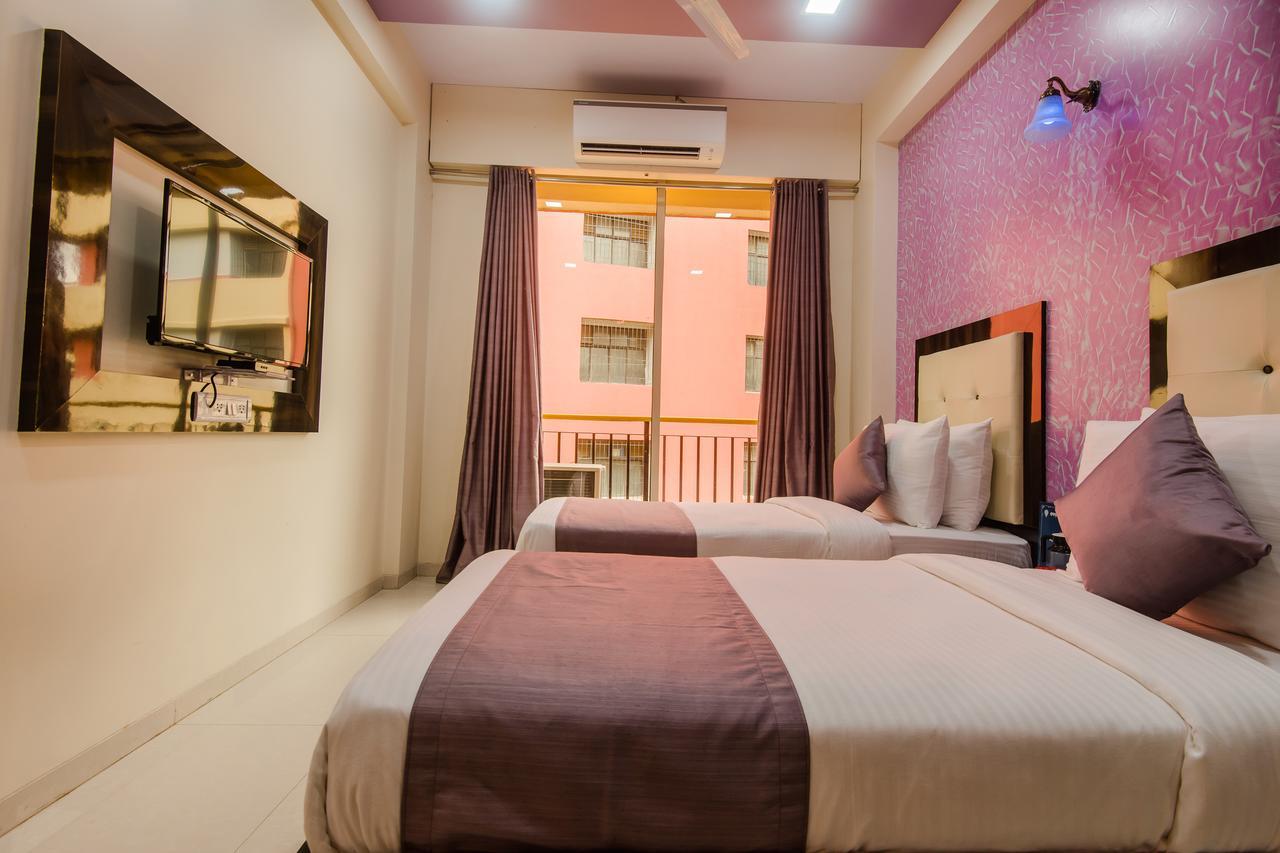 Oyo 9326 Om Sai Residency Hotel Bombaj Zewnętrze zdjęcie