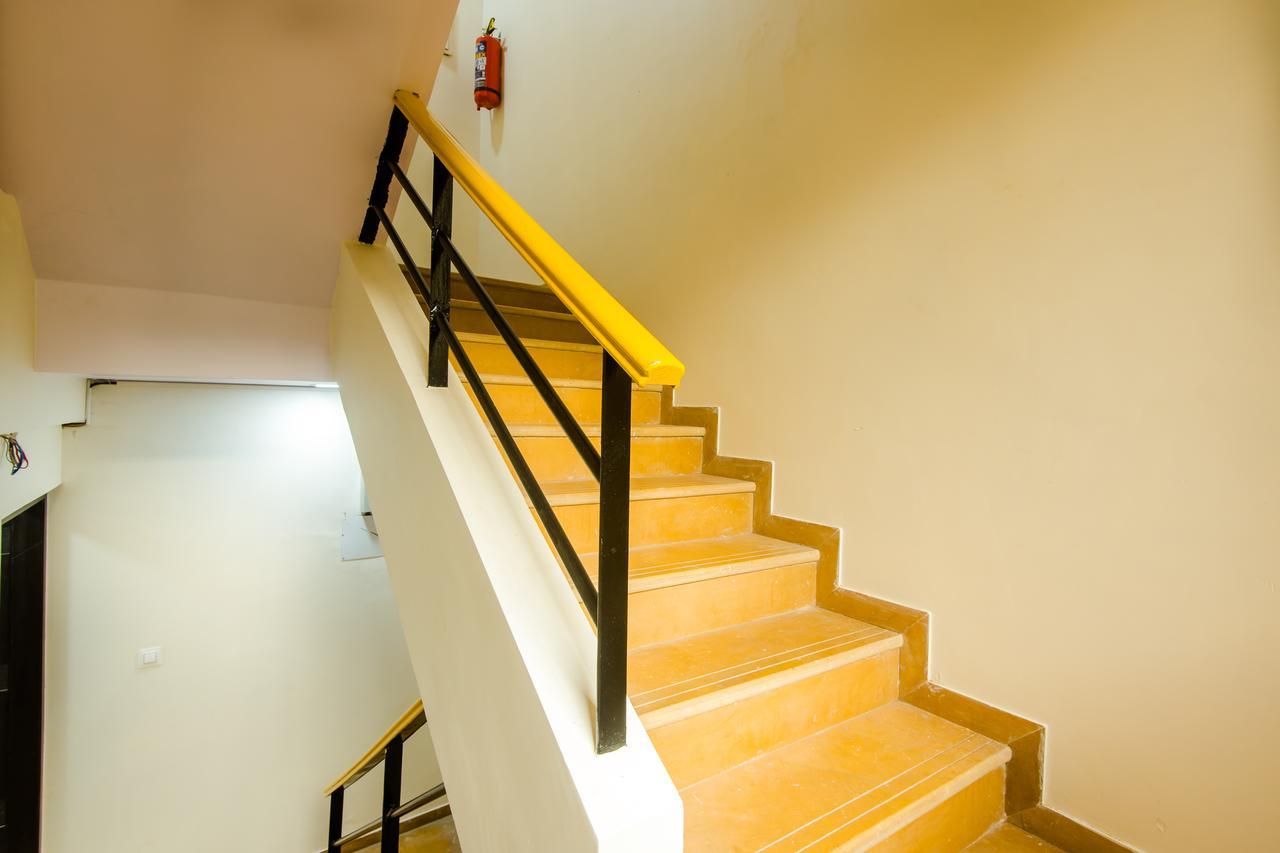 Oyo 9326 Om Sai Residency Hotel Bombaj Zewnętrze zdjęcie