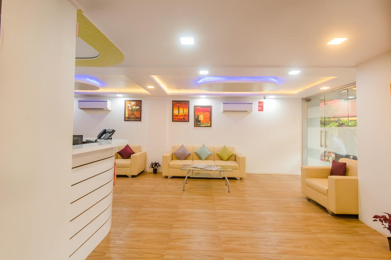 Oyo 9326 Om Sai Residency Hotel Bombaj Zewnętrze zdjęcie